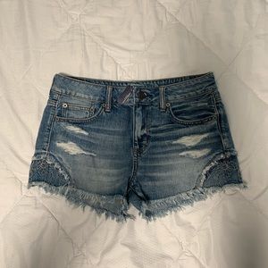American Eagle denim shorts size 4 (NWT)